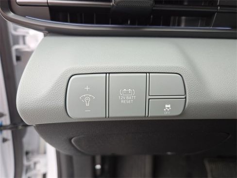 New 2025 Hyundai Elantra Limited image 21