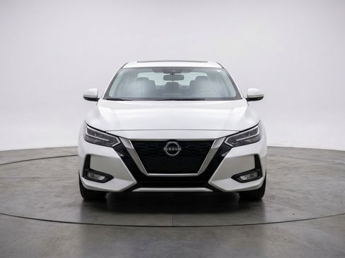 Used 2025 Nissan Sentra SV image 2