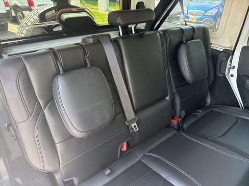 Used 2023 Jeep Wrangler Unlimited Sahara w/ Cold Weather Group AWD/4WD image 21