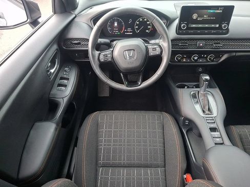 Used 2024 Honda HR-V Sport image 11