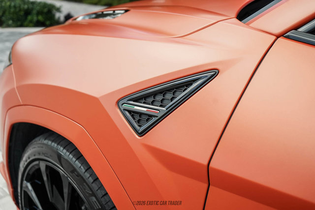 Used 2024 Lamborghini Urus S AWD/4WD image 64