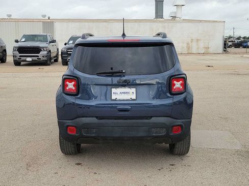 Used 2023 Jeep Renegade Altitude w/ Sun/Sound Group AWD/4WD image 7