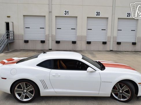 Used 2011 Chevrolet Camaro SS w/ RS Package image 15