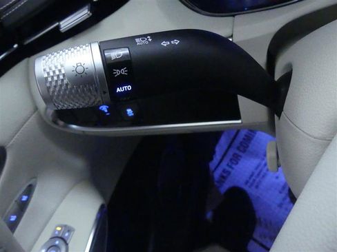 Used 2025 Genesis Electrified GV70 Advanced w/ Prestige Package image 23