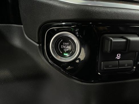 Used 2022 Chevrolet Silverado 1500 High Country w/ High Country Premium Package AWD/4WD image 20