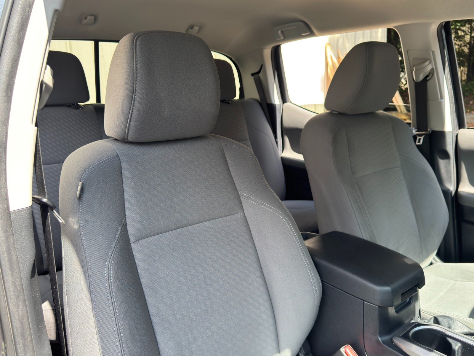 Used 2020 Toyota Tacoma SR5 RWD image 30