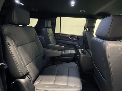 Used 2025 GMC Yukon XL Denali image 29