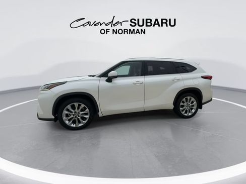 Used 2020 Toyota Highlander Limited AWD/4WD image 6