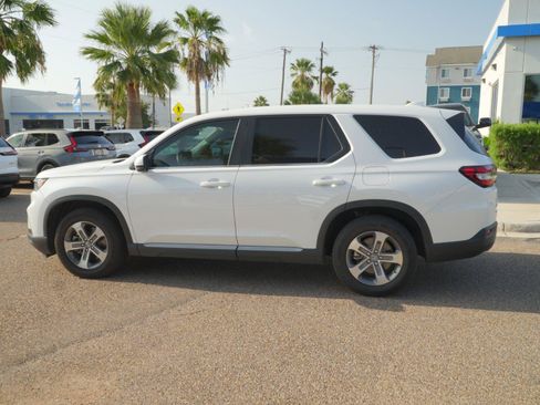 Used 2025 Honda Pilot EX-L image 8