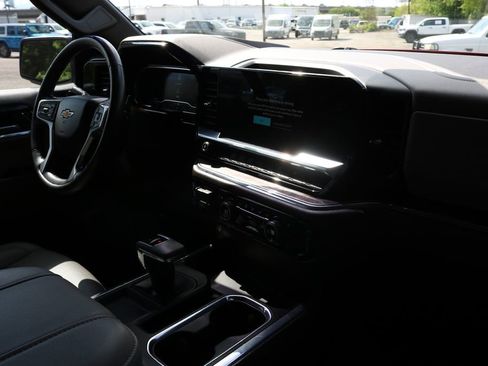 Used 2023 Chevrolet Silverado 1500 LTZ image 17
