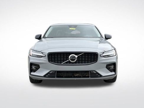 Used 2024 Volvo S60 B5 Core image 31