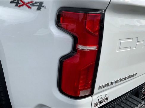 Used 2024 Chevrolet Silverado 2500 LTZ w/ LTZ Convenience Package image 24