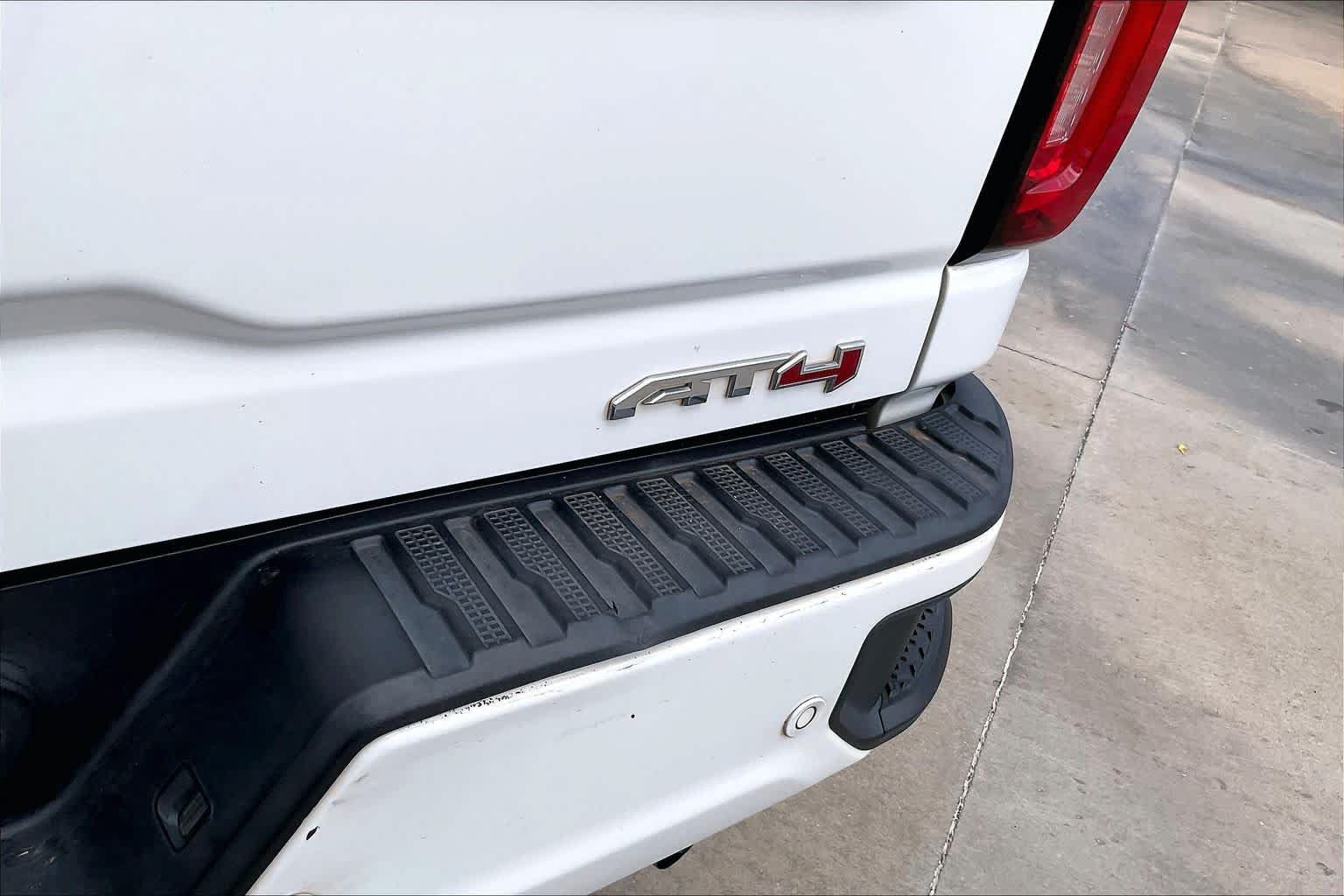 Used 2020 GMC Sierra 3500 AT4 w/ AT4 Premium Package AWD/4WD image 10