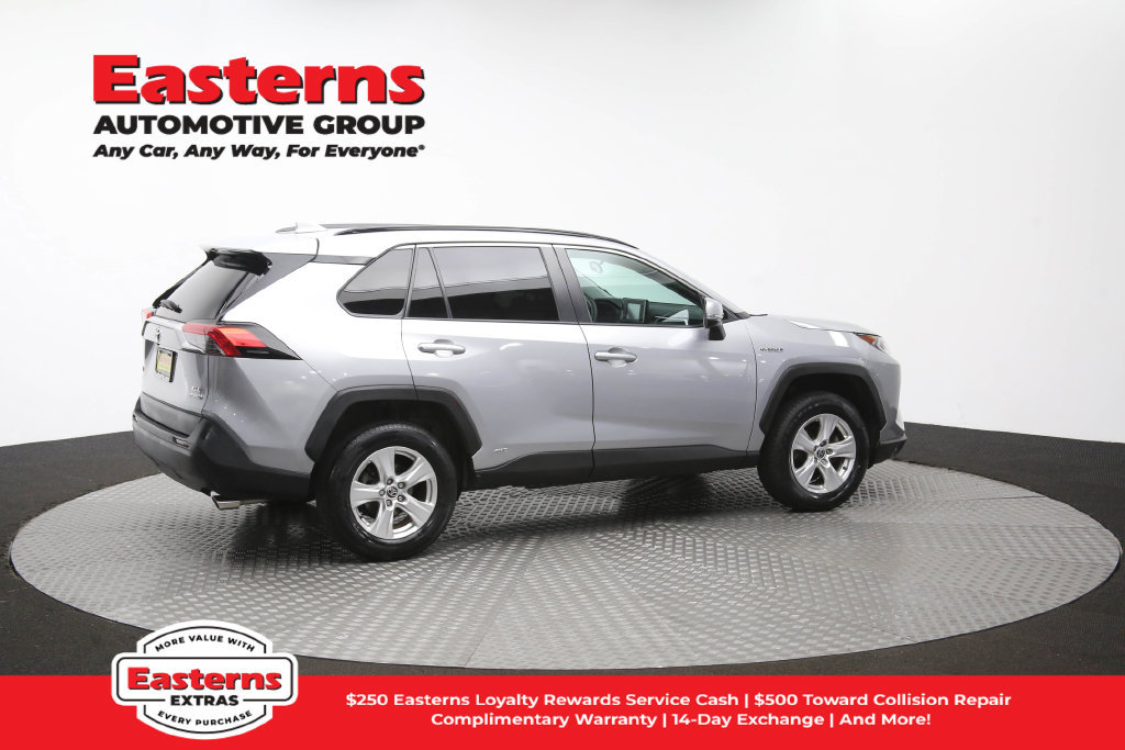 Used 2021 Toyota RAV4 XLE w/ XLE Grade Weather Package AWD/4WD image 45
