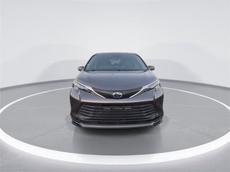Used 2021 Toyota Sienna LE w/ LE Plus Package video 3