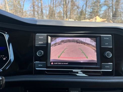 Used 2024 Volkswagen Jetta SE image 27