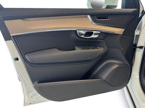 New 2026 Volvo XC90 B5 Core w/ Protection Package Premier image 10