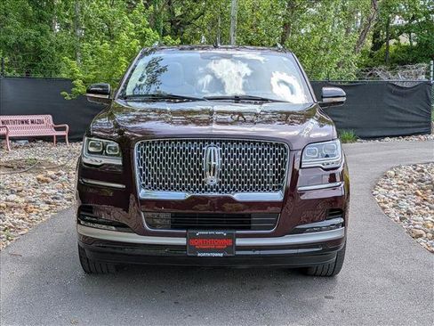 Used 2024 Lincoln Navigator Reserve AWD/4WD image 9