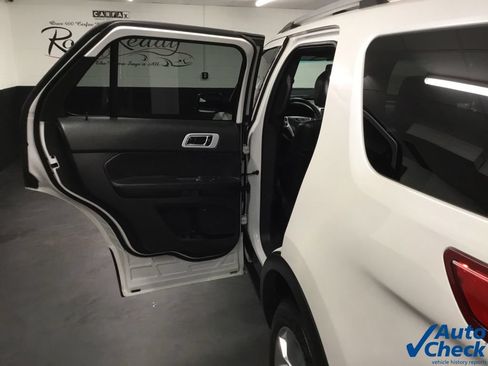 Used 2013 Ford Explorer XLT AWD/4WD image 27