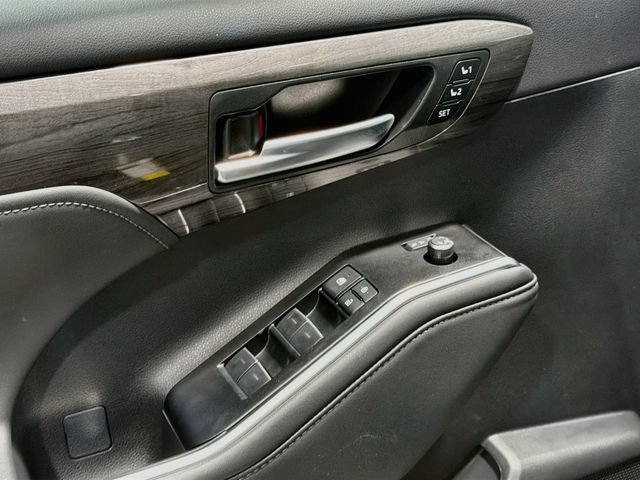 Certified 2026 Toyota Highlander Limited AWD/4WD image 15
