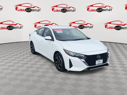 Used 2025 Nissan Sentra SV FWD image 2