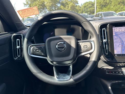 Certified 2023 Volvo XC40 Recharge Plus image 15