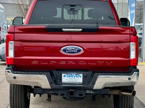 Used 2019 Ford F250 XLT w/ XLT Premium Package image 4