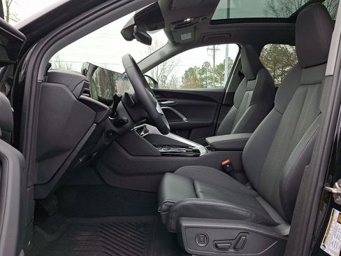 Used 2025 Audi Q5 Premium Plus w/ Premium Plus image 13