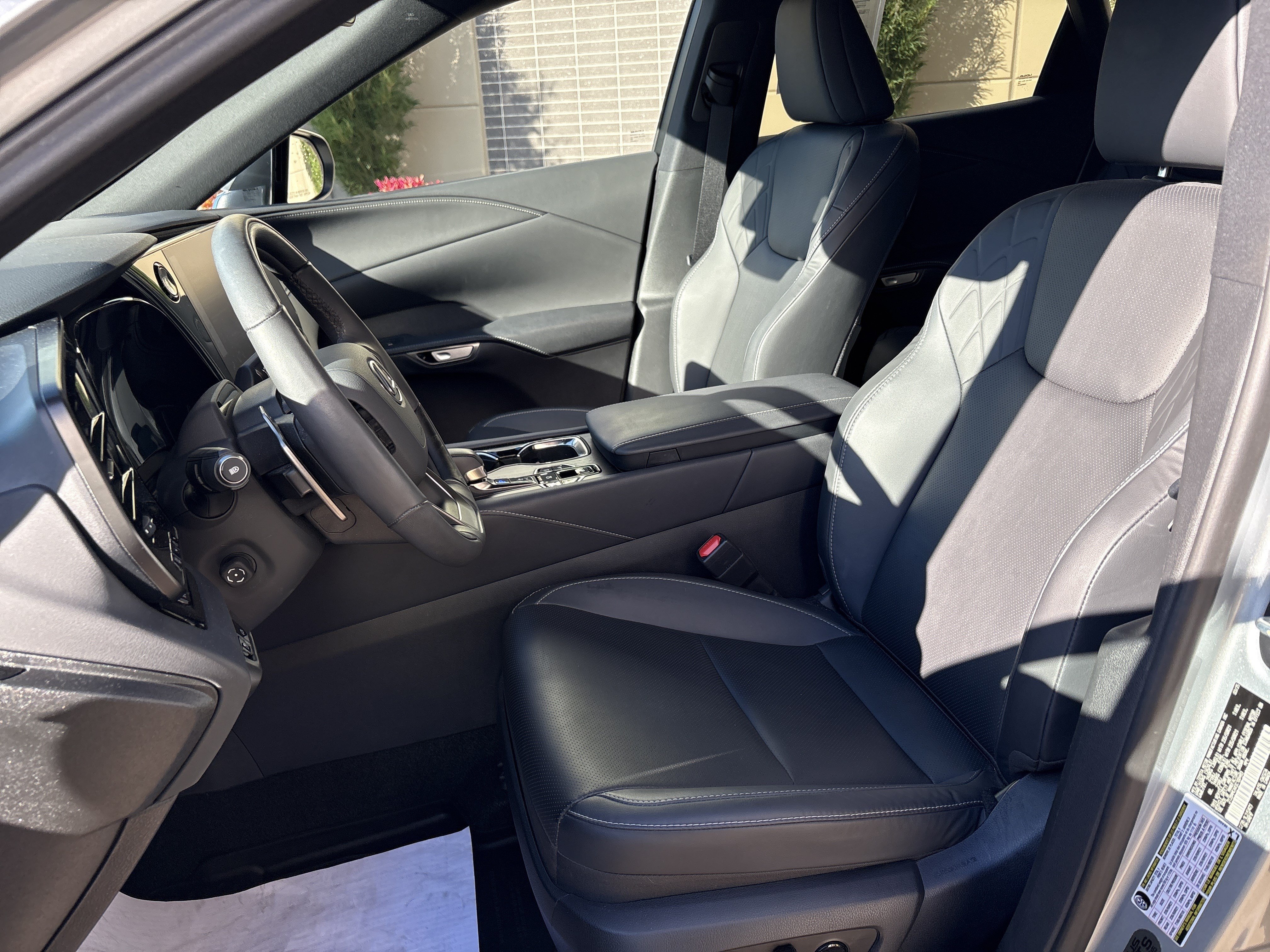 Used 2025 Lexus RX 350 Premium w/ Convenience Package AWD/4WD image 16