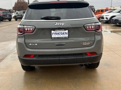 Used 2022 Jeep Compass Limited image 7