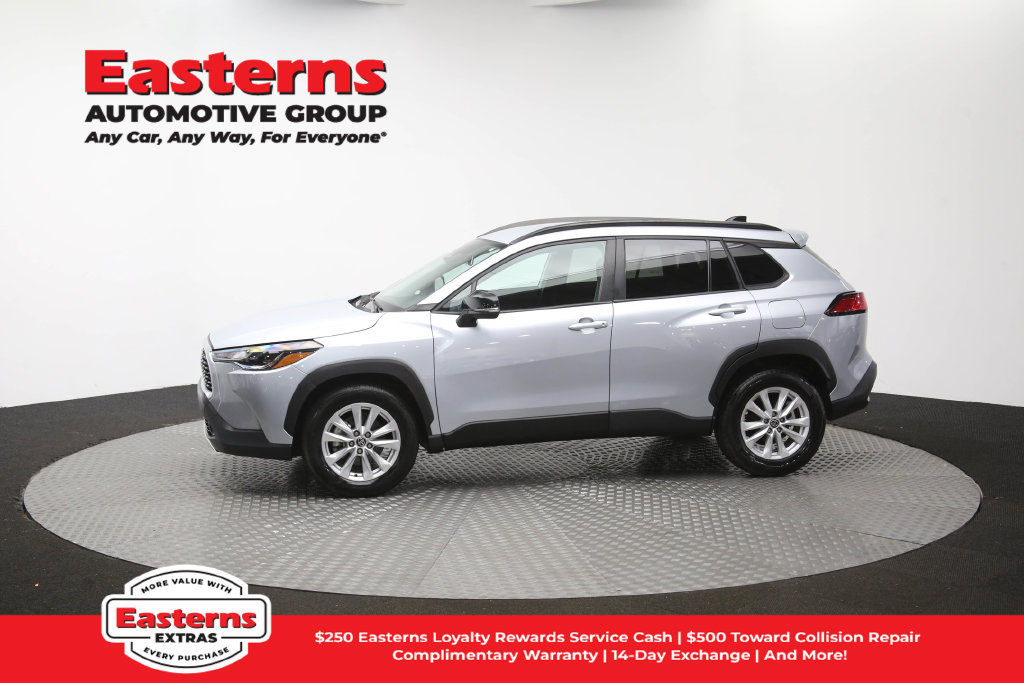 Used 2025 Toyota Corolla Cross LE FWD image 59