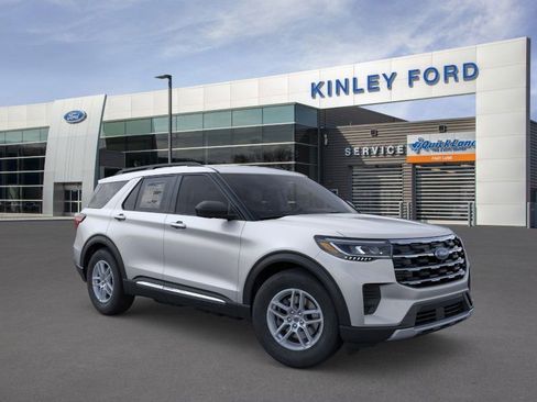 Used 2025 Ford Explorer Active AWD/4WD image 20