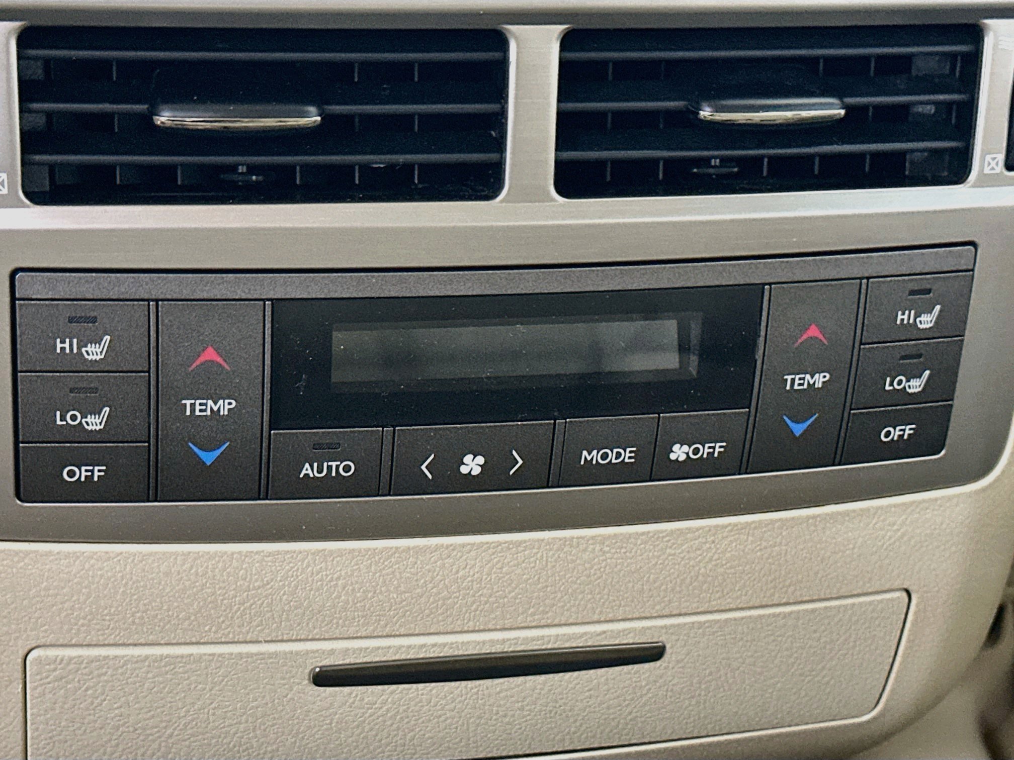 Used 2014 Lexus LX 570 4WD image 28