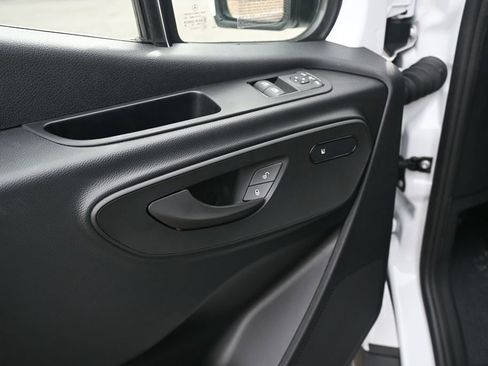 Used 2025 Mercedes-Benz Sprinter 2500 image 8