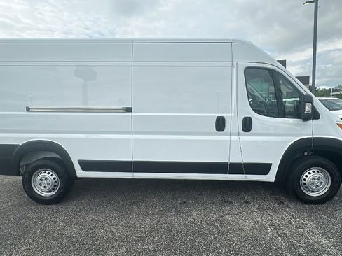 Used 2026 RAM ProMaster 2500 w/ Convenience Group FWD image 15