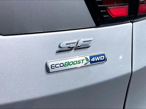 Used 2018 Ford Escape SE w/ SE Sync 3 Package AWD/4WD image 24