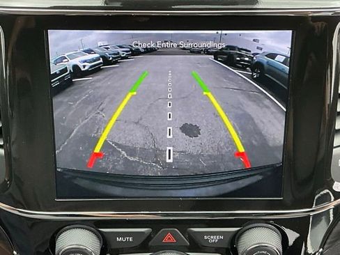 Used 2021 Jeep Grand Cherokee Laredo X AWD/4WD image 29