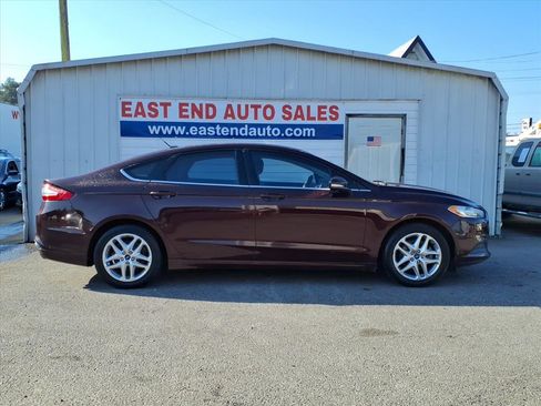 Used 2013 Ford Fusion SE image 2