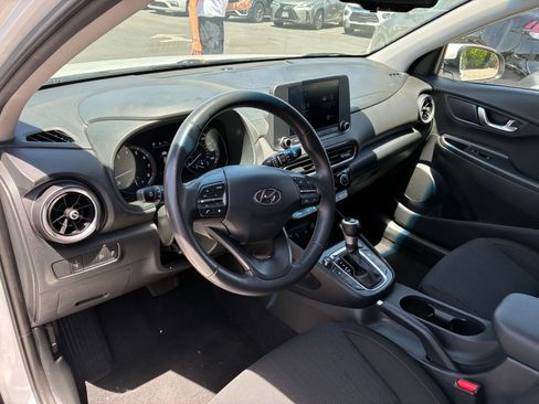 Certified 2022 Hyundai Kona SEL w/ Convenience Package AWD/4WD image 16