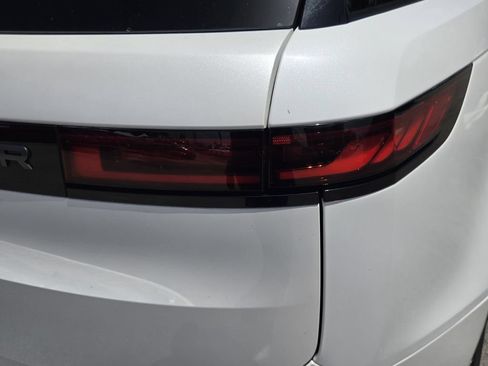 Used 2024 Land Rover Range Rover Sport Dynamic SE AWD/4WD image 9