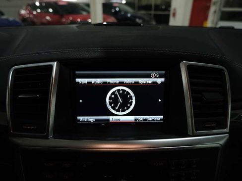 Used 2015 Mercedes-Benz GL 450 4MATIC w/ Parking Assist Package image 31