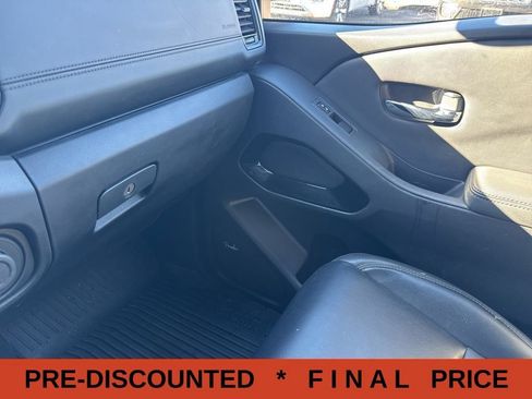 Used 2022 Nissan Frontier PRO-4X AWD/4WD image 2
