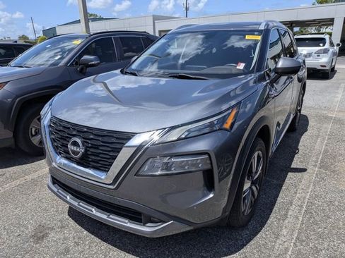 Used 2022 Nissan Rogue SL w/ SL Premium Package FWD image 2