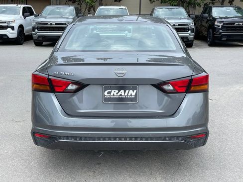 Used 2025 Nissan Altima 2.5 SV FWD image 6