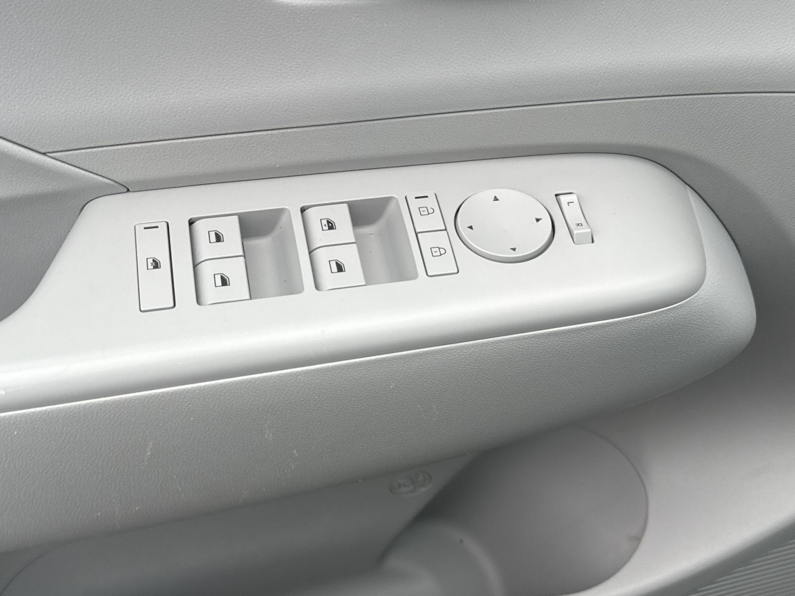 Certified 2025 Hyundai Kona SEL FWD image 15