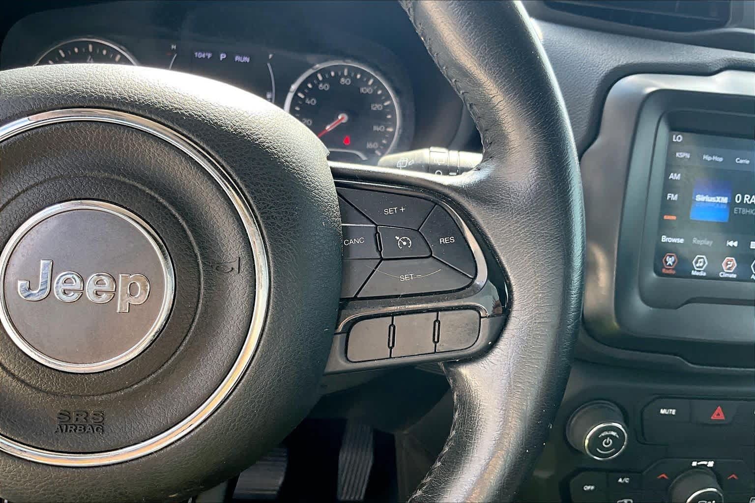 Used 2018 Jeep Renegade Altitude FWD image 23