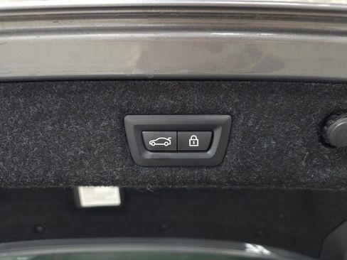 Used 2023 BMW 530e xDrive w/ Premium Package image 10