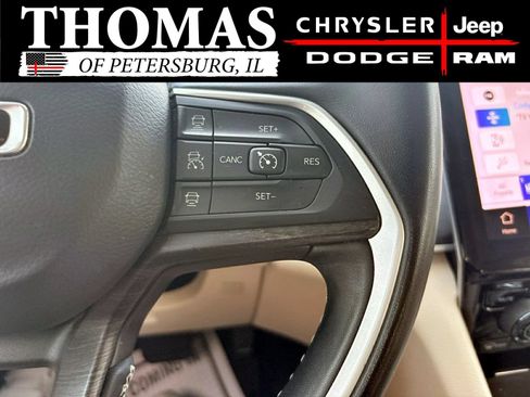 Used 2022 Jeep Grand Cherokee L Limited AWD/4WD image 28