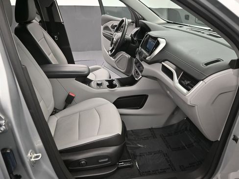 Used 2022 GMC Terrain SLT image 13