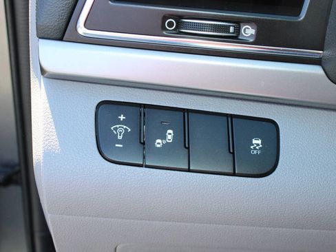 Used 2018 Hyundai Elantra Value Edition image 18